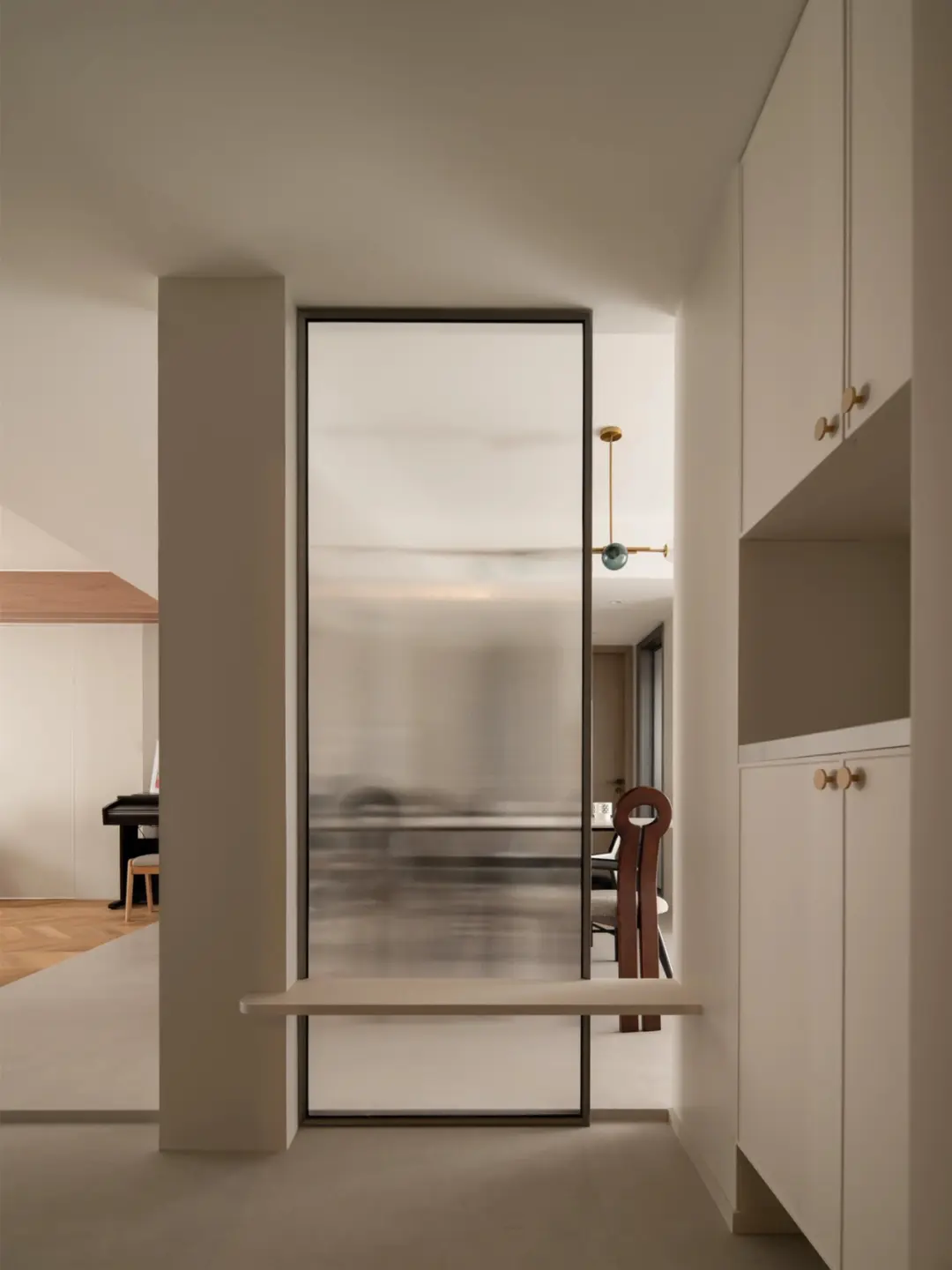 Transforming Spaces with MEDO Slimline Interior Partitions: The Art of Balance in Modern Design
