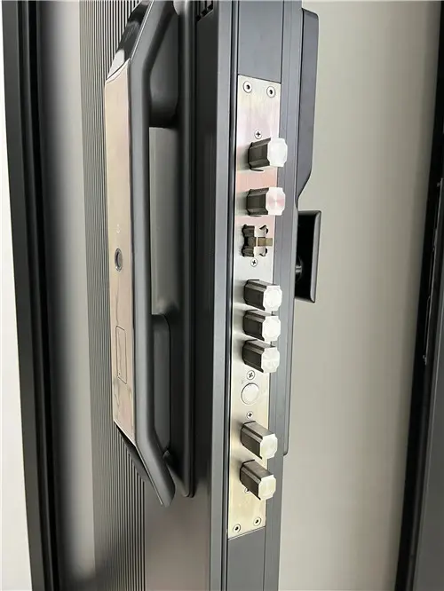 Handle & lock